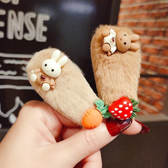 Plush hair clips/slides, snap clips. CUTE💗 - Picture 2 of 5